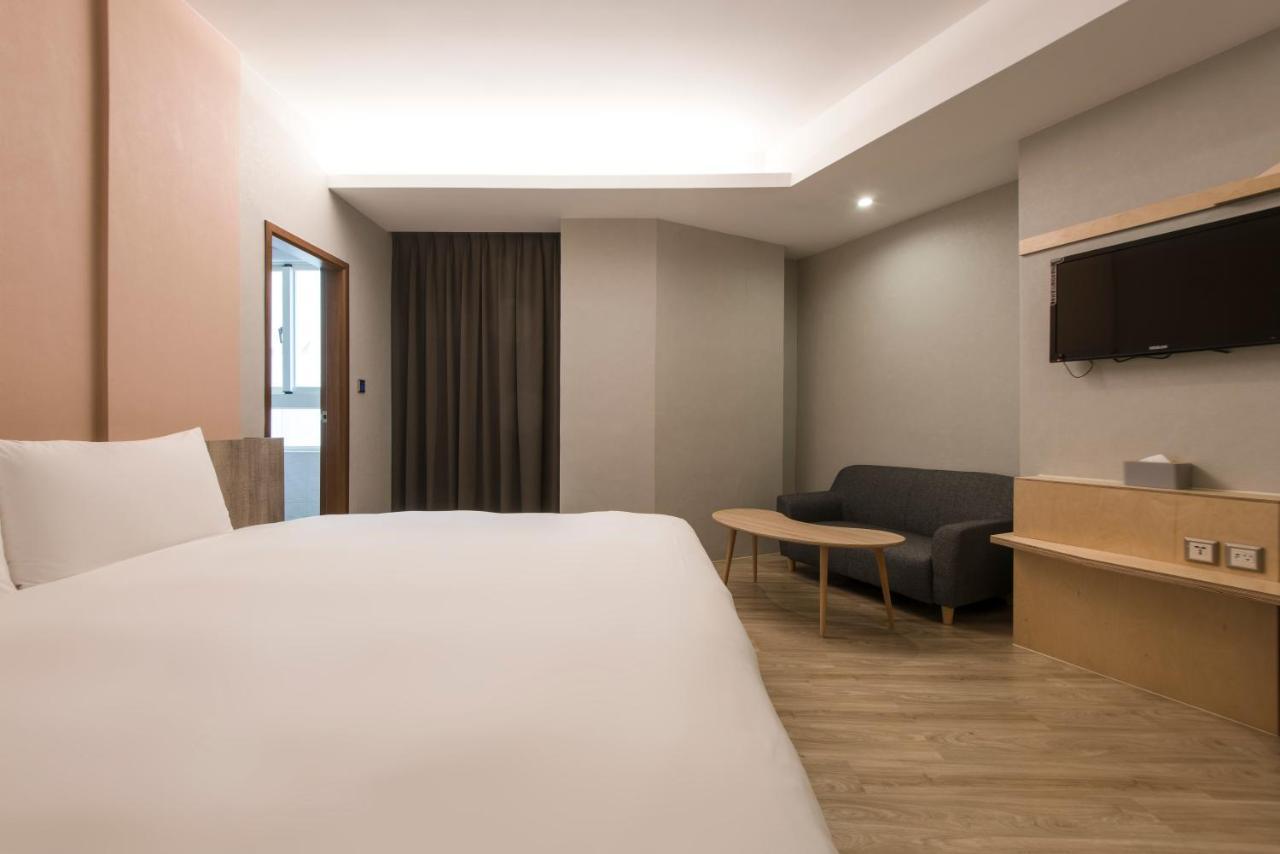 Sparrow Hotel Taichung Exterior photo